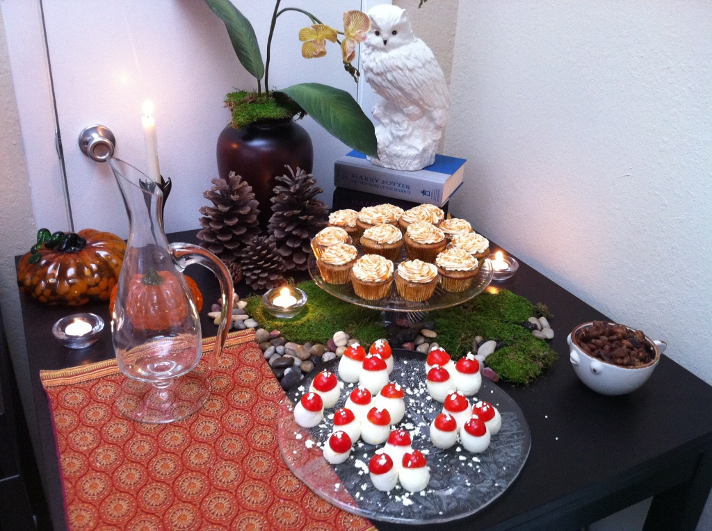 Butterbeer cupcakes in the herbology classroom at Christian's Harry Potter Party