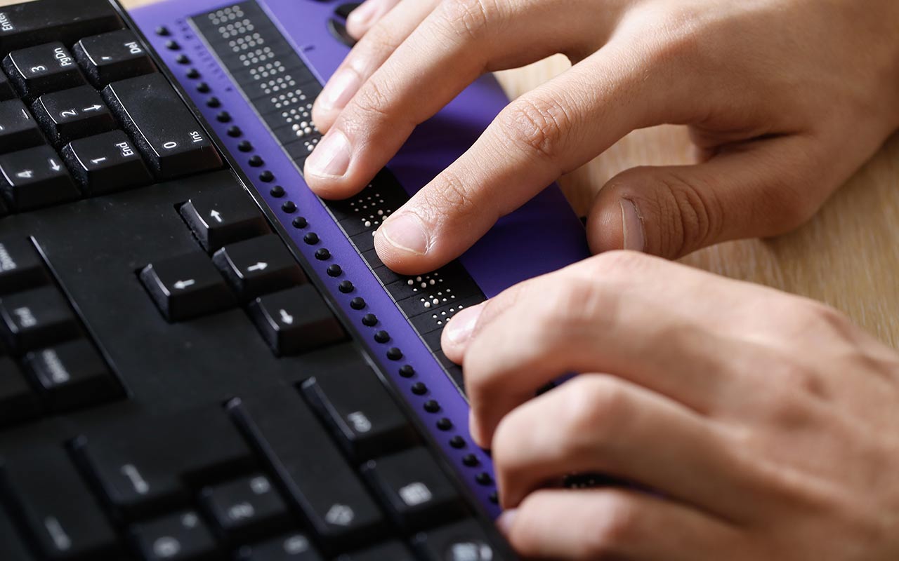 using braille keyboard